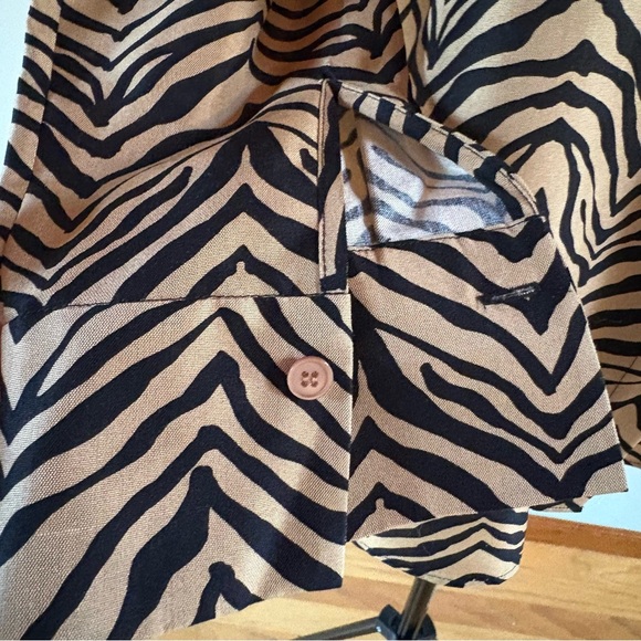 Lafayette 148 New York Scottie Zebra Print Silk Blouse - Picture 7 of 11